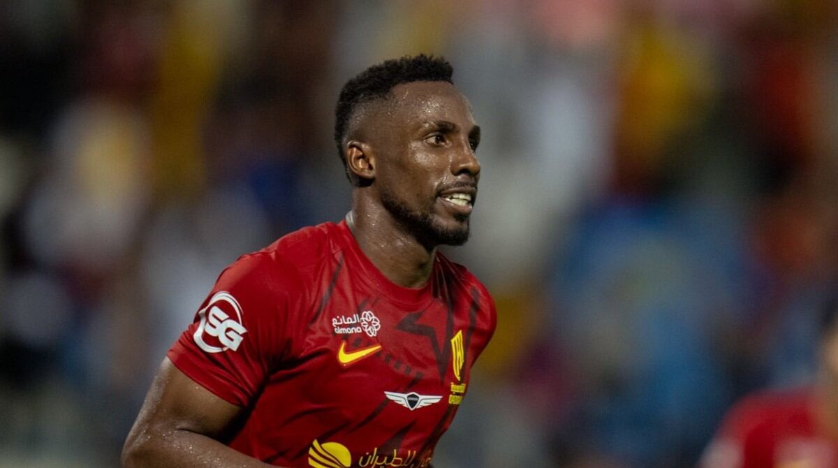 Julián Quiñones la rompió en su debut en Arabia y hasta superó a Cristiano Ronaldo