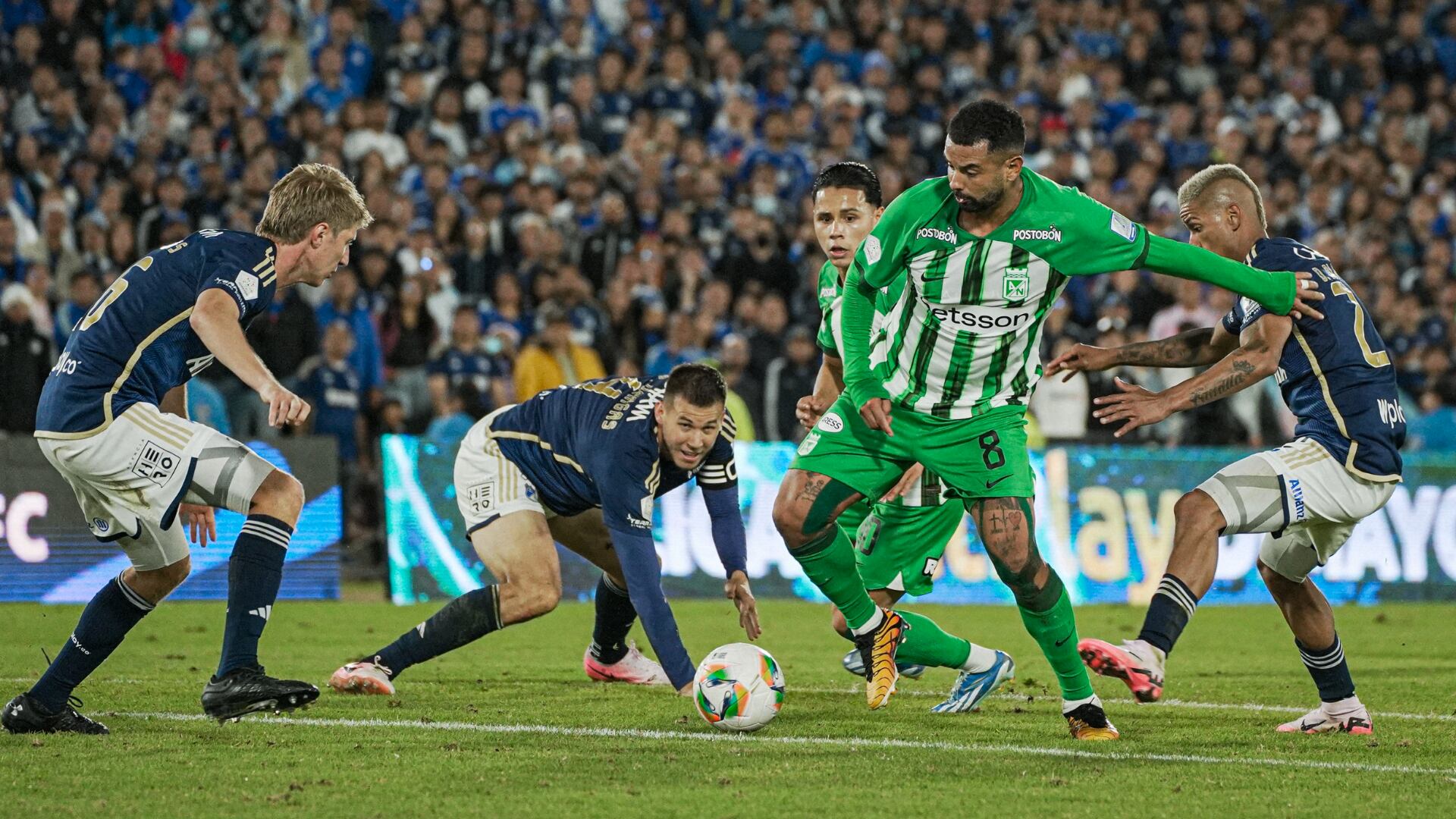 Edwin Cardona se burló del físico de un hincha del América, quien le reclamó por “paquete”