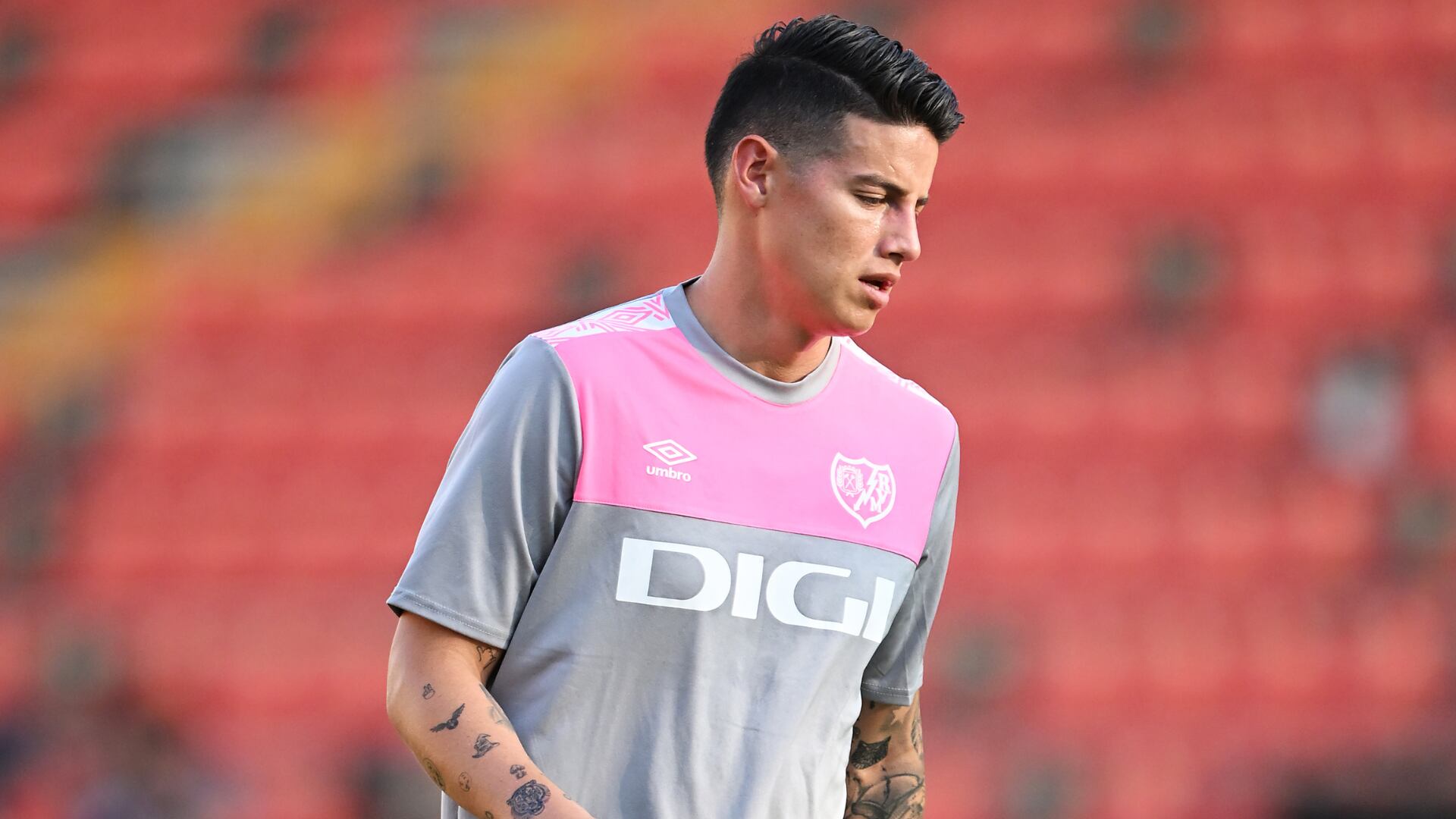 James empezó a entrenar con el Rayo Vallecano y en España lo criticaron por ‘una razón de peso’